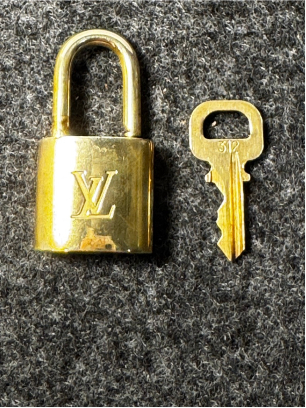 Women's Louis Vuitton Gold Padlock and Key 312 With Generic Purse Charm - Picture 2 of 6